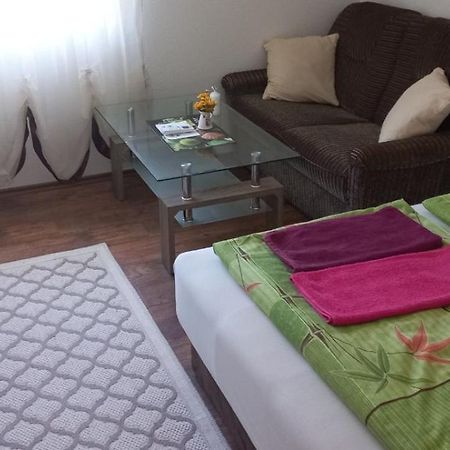 Omar & Una Apartmani Bihać エクステリア 写真