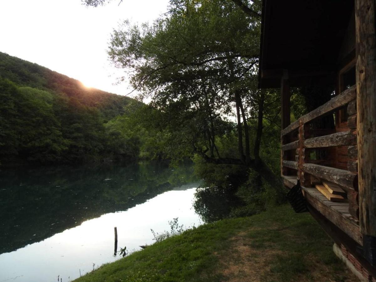 Omar & Una Apartmani Bihać エクステリア 写真