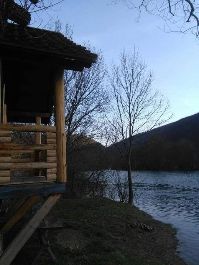 Omar & Una Apartmani Bihać エクステリア 写真