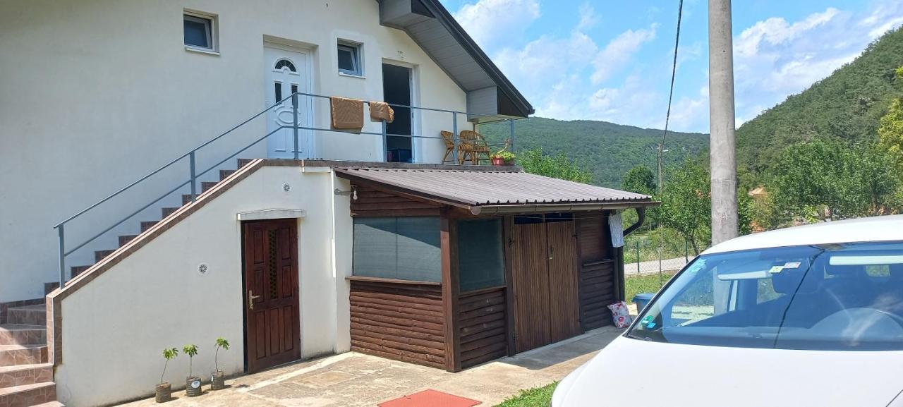 Omar & Una Apartmani Bihać エクステリア 写真